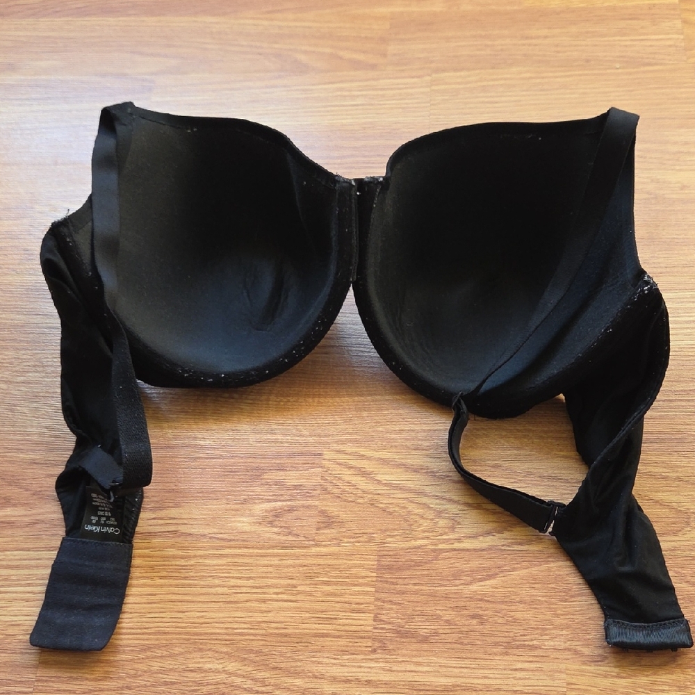 Calvin Klein Black Bra 38D Lightly Padded Underwire